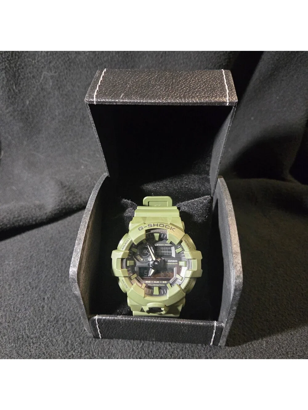 Casio G-Shock GA-700UC-3A – Olive Green – Excellent Condition